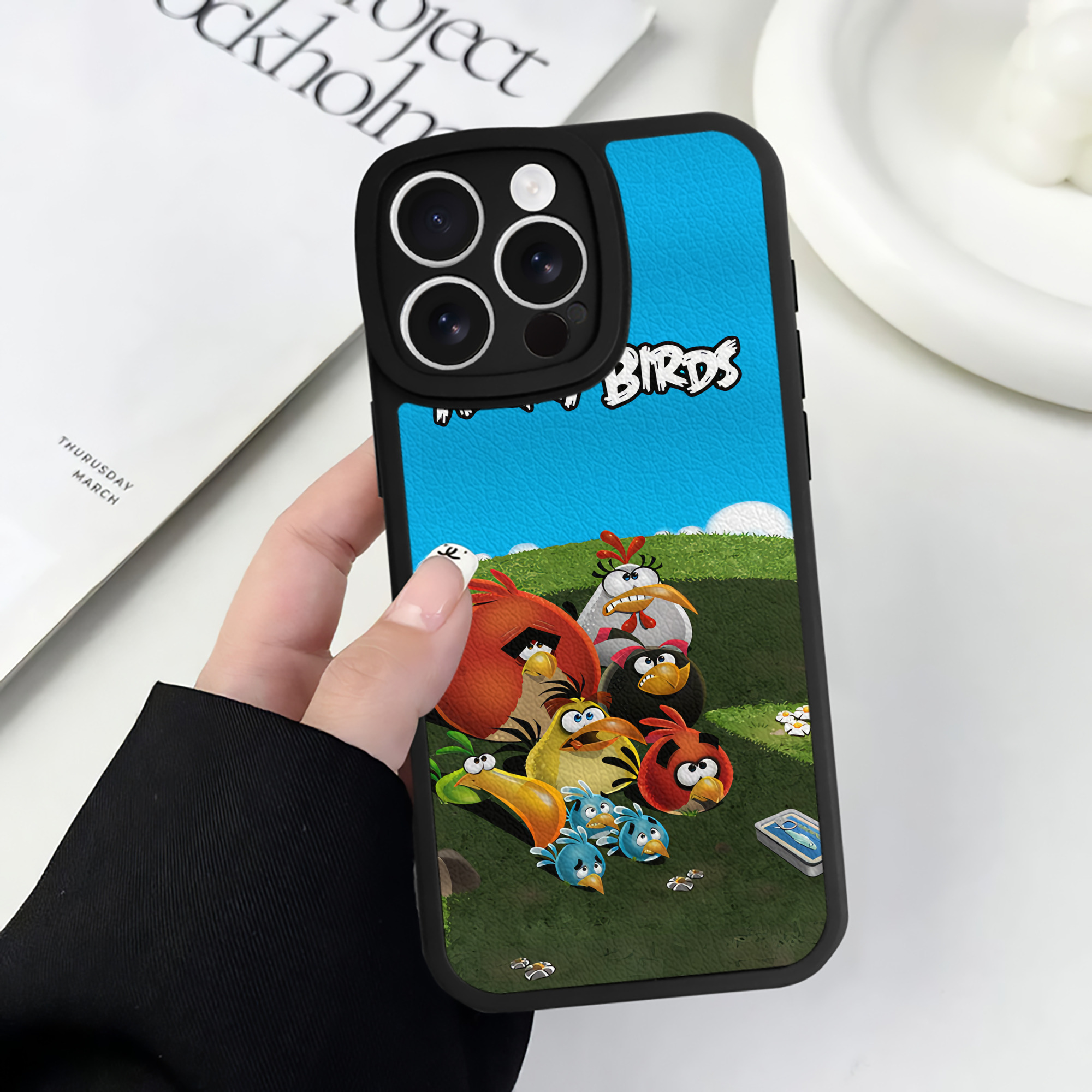 （画像用） Angry Birds アングリーバード 【iPhone 16シリーズ対応】シリコンスマホケース（レザー調） 材質：シリコン